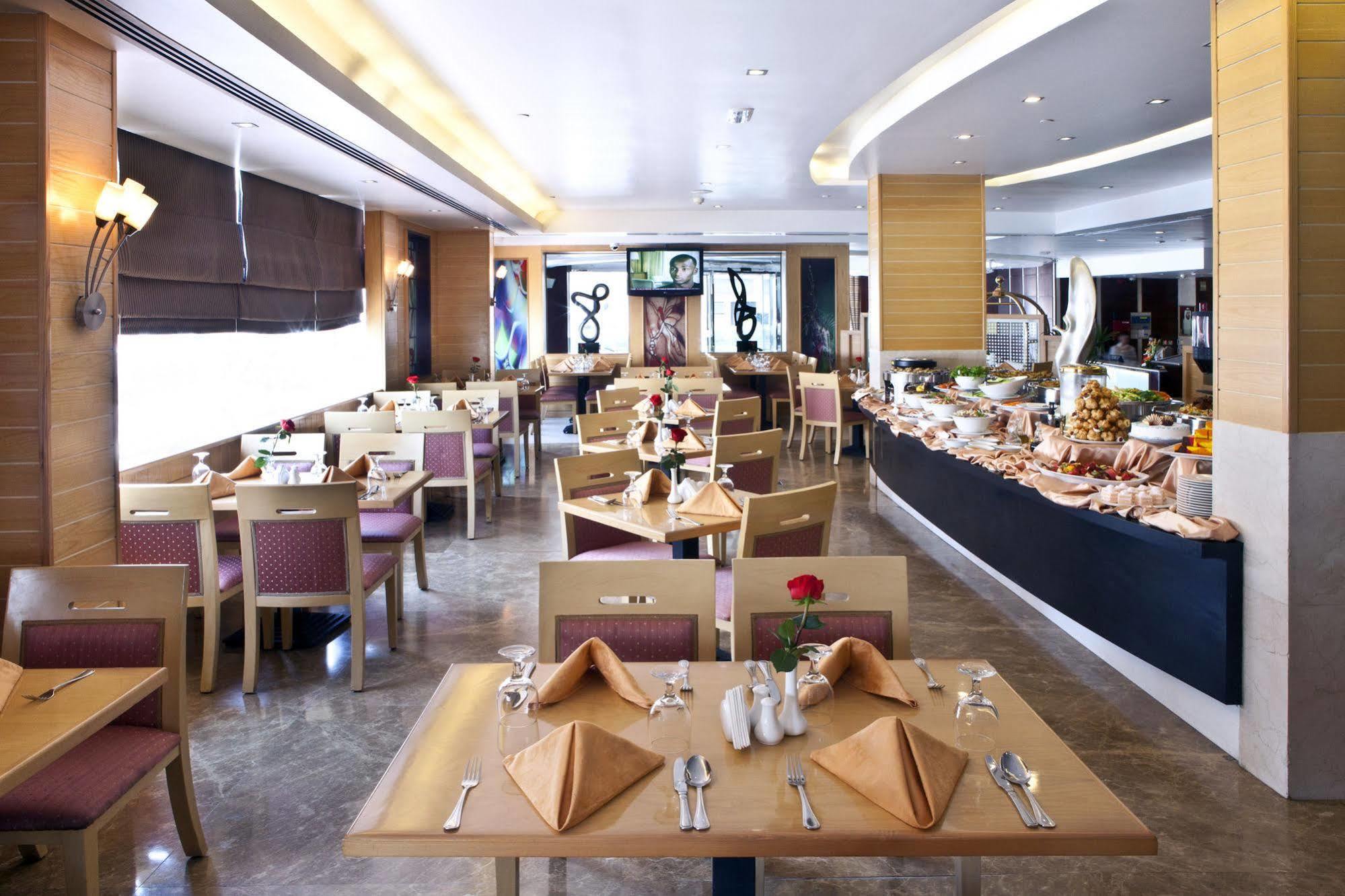 Landmark Riqqa Hotel Dubai Exterior foto